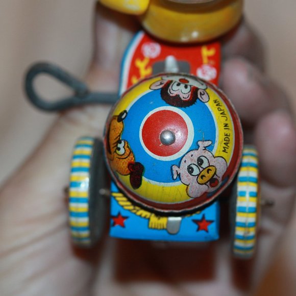 Vintage Tin Litho Wind-Up Tricycle W/ Bunny -  Tested/Working - Picture 3 of 4